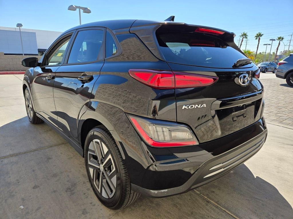 Used 2022 Hyundai Kona Limited image 3