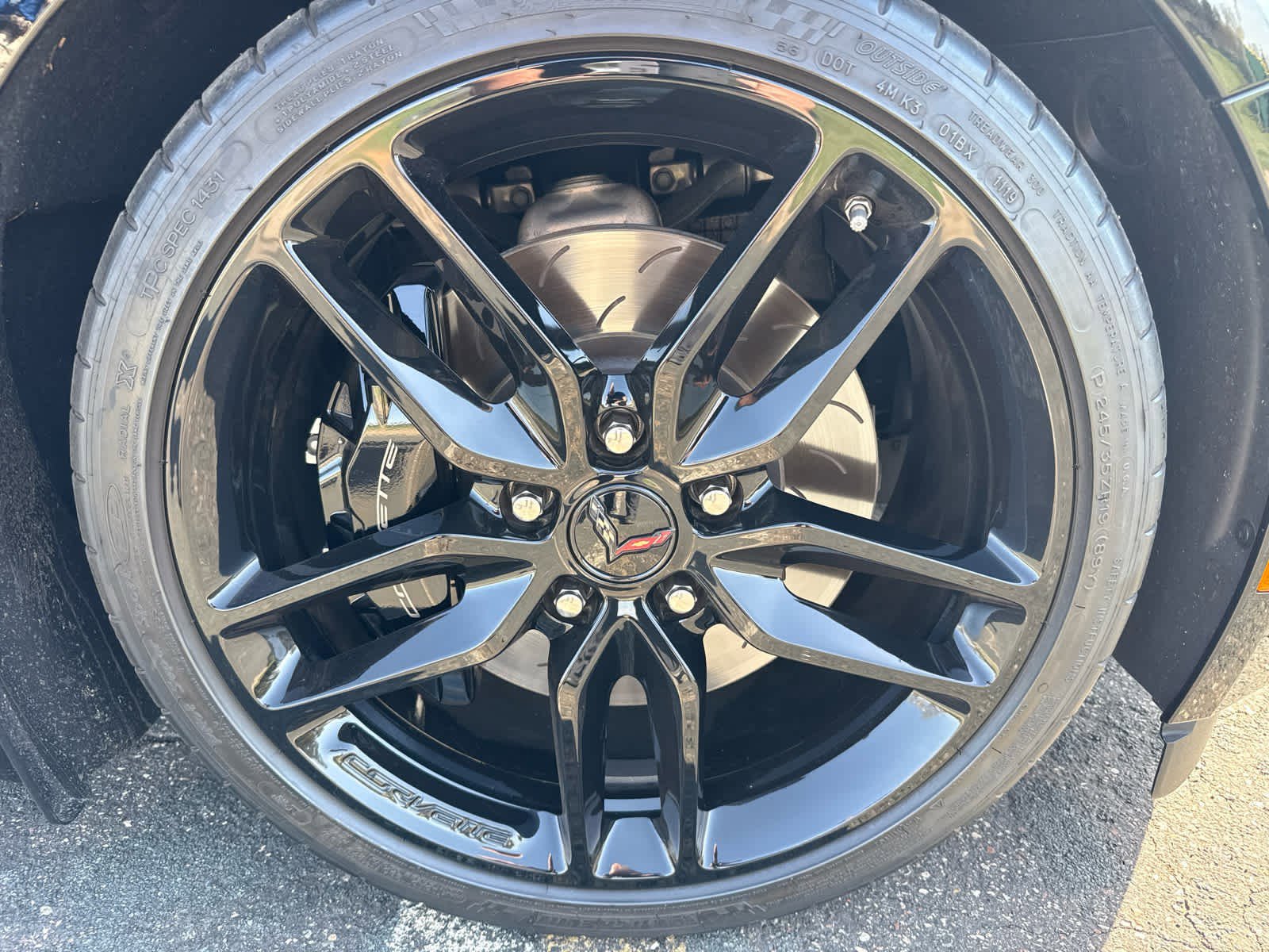 Used 2019 Chevrolet Corvette Stingray Coupe w/ Z51 1LT RWD image 13