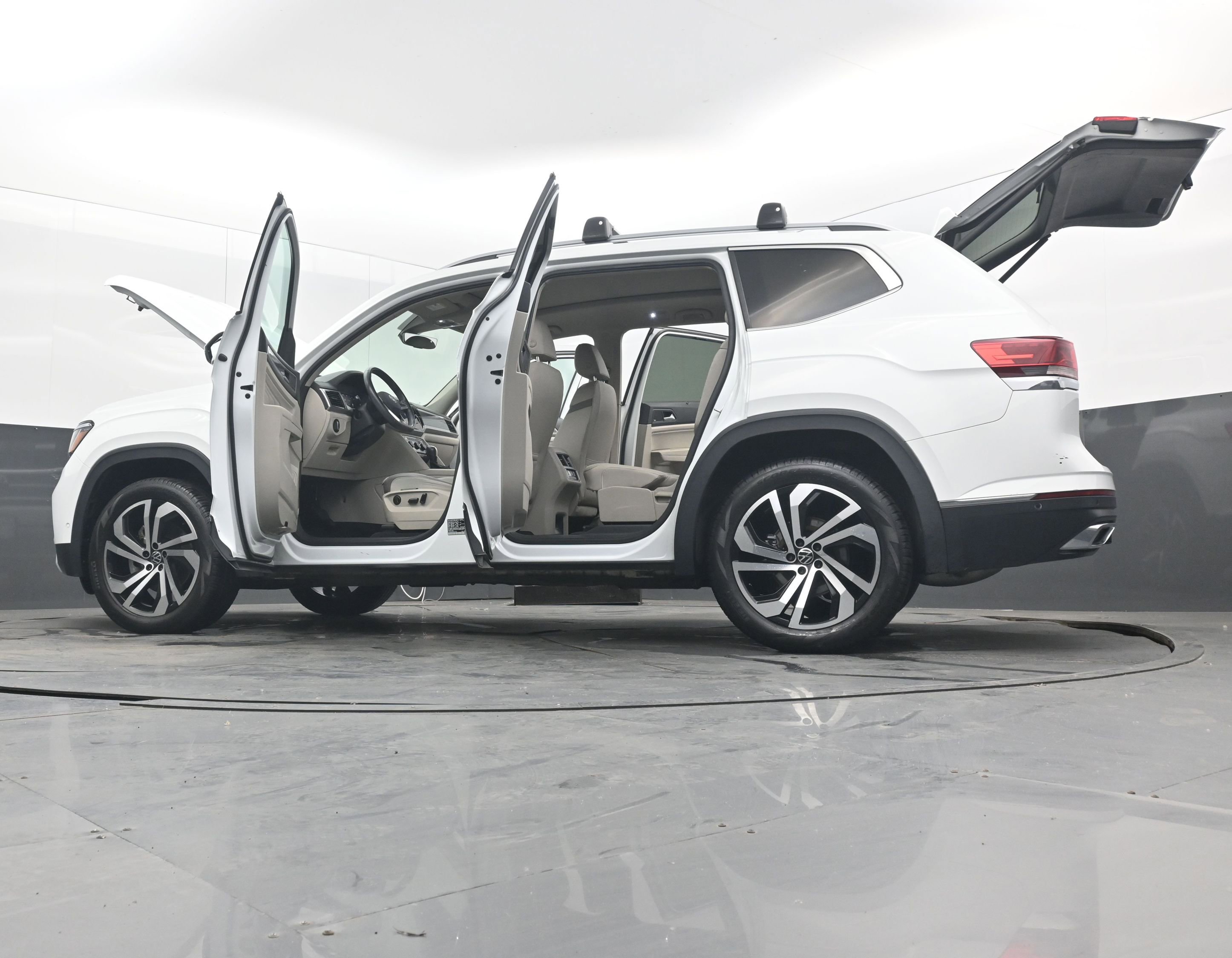 Used 2021 Volkswagen Atlas SEL Premium image 43