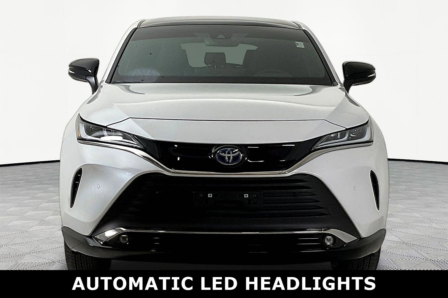 Used 2023 Toyota Venza Nightshade AWD/4WD image 2