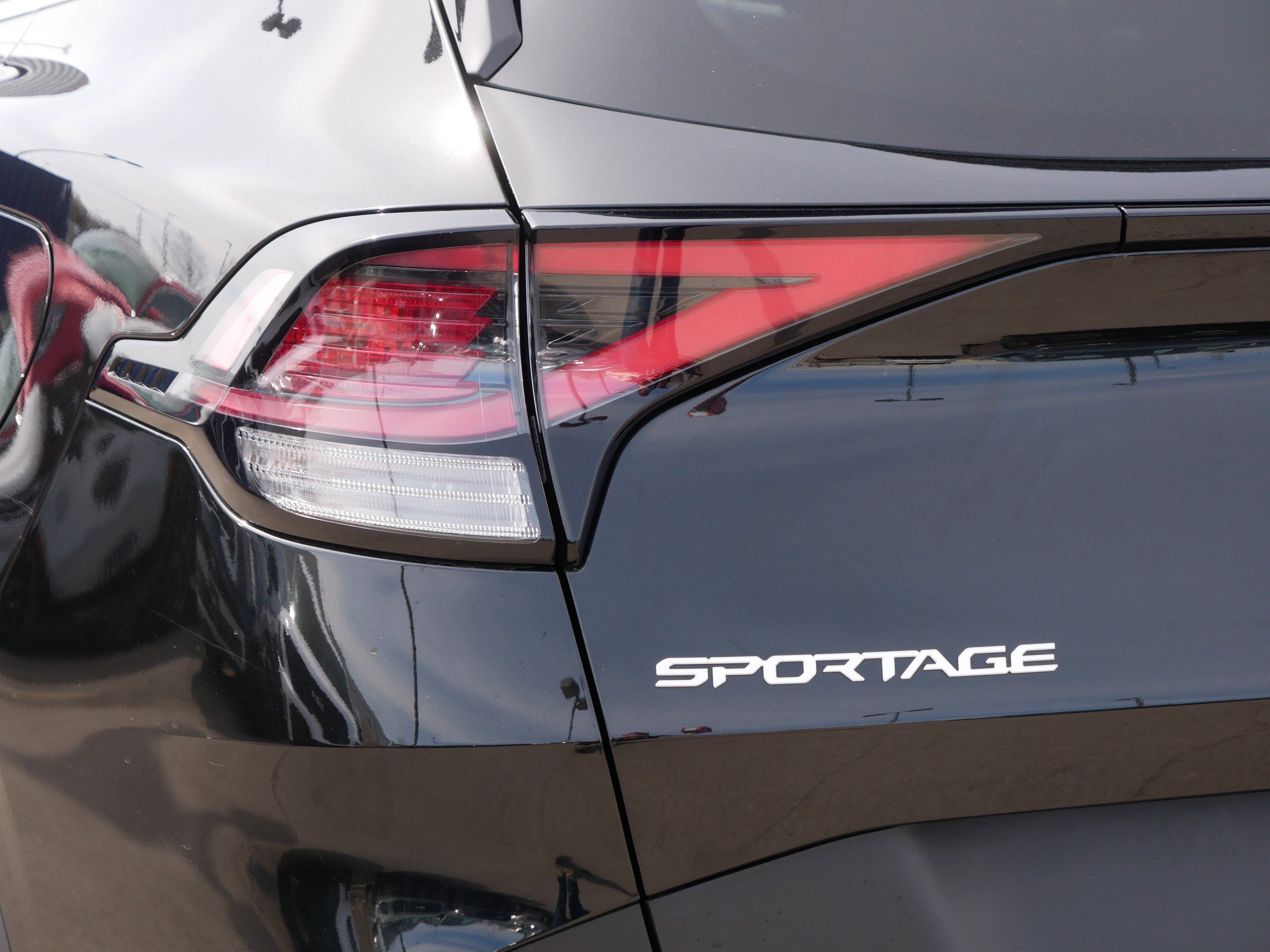 Certified 2024 Kia Sportage LX image 17