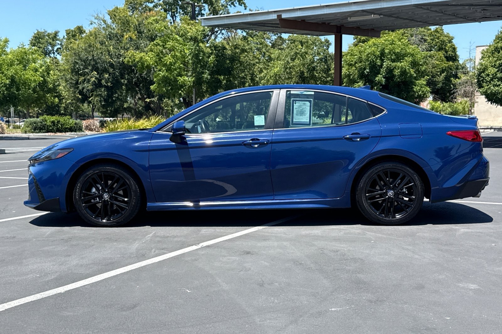 Used 2025 Toyota Camry SE FWD image 14