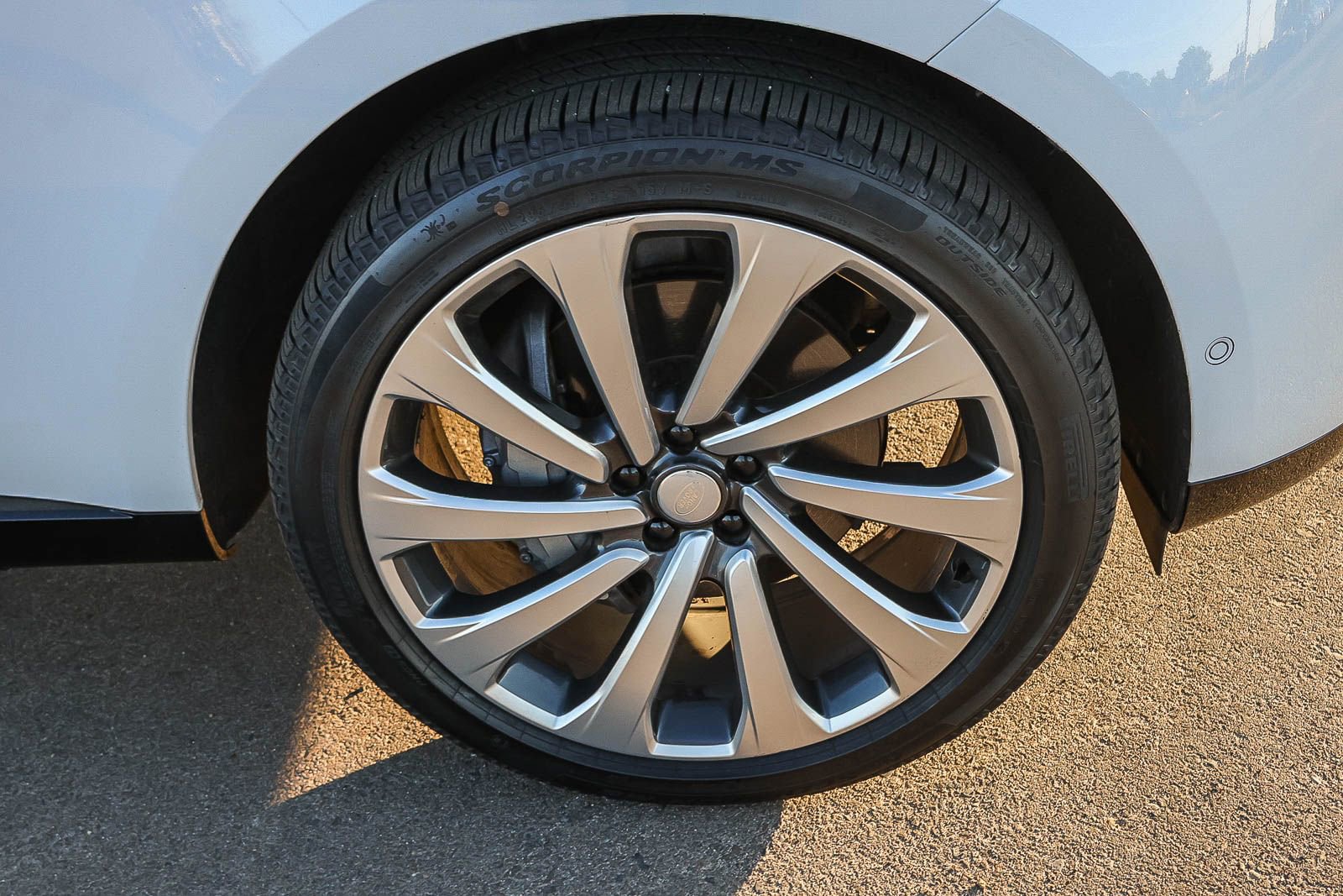 Certified 2025 Land Rover Range Rover SE image 14