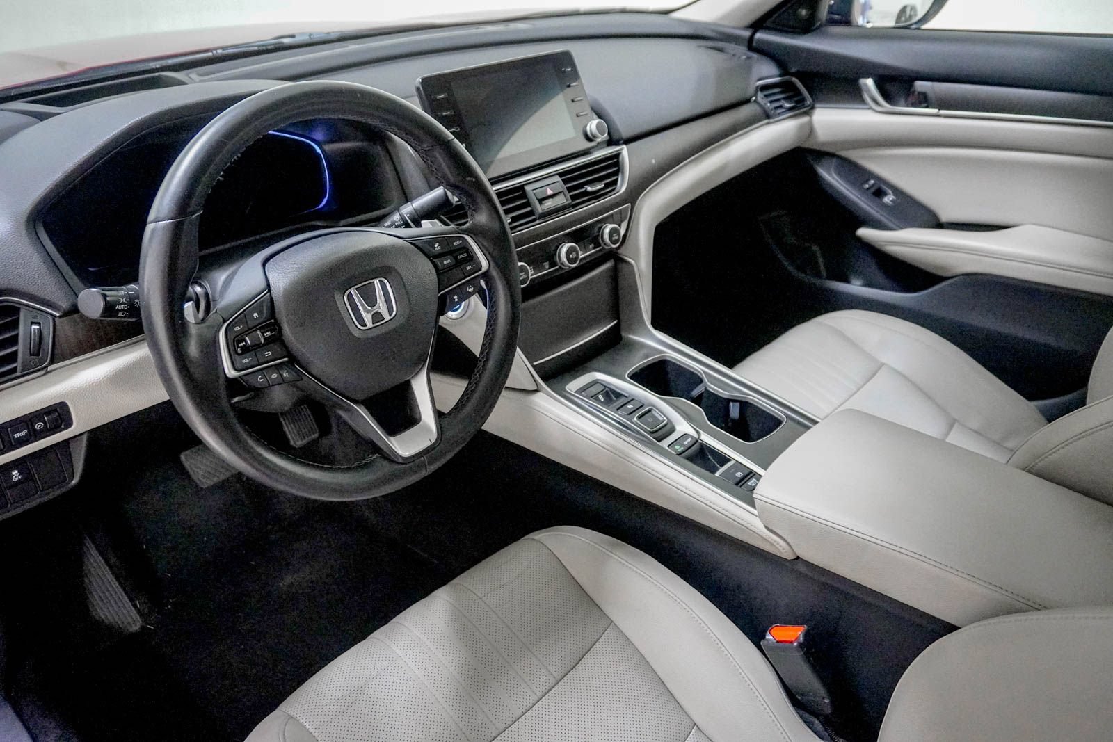 Used 2018 Honda Accord Touring image 21