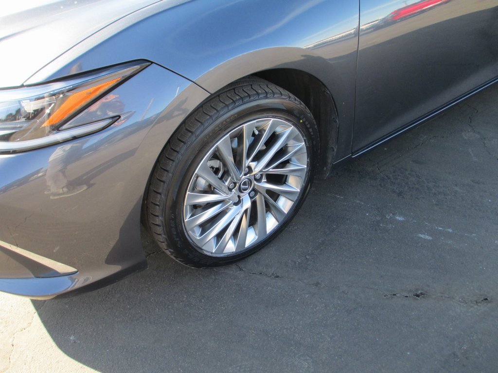 Used 2023 Lexus ES 350 Ultra Luxury image 11