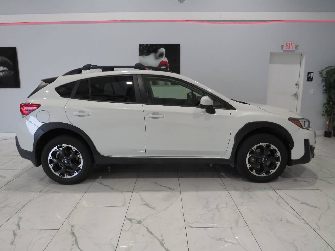 Used 2021 Subaru Crosstrek 2.0i Premium w/ Moonroof Package AWD/4WD image 3