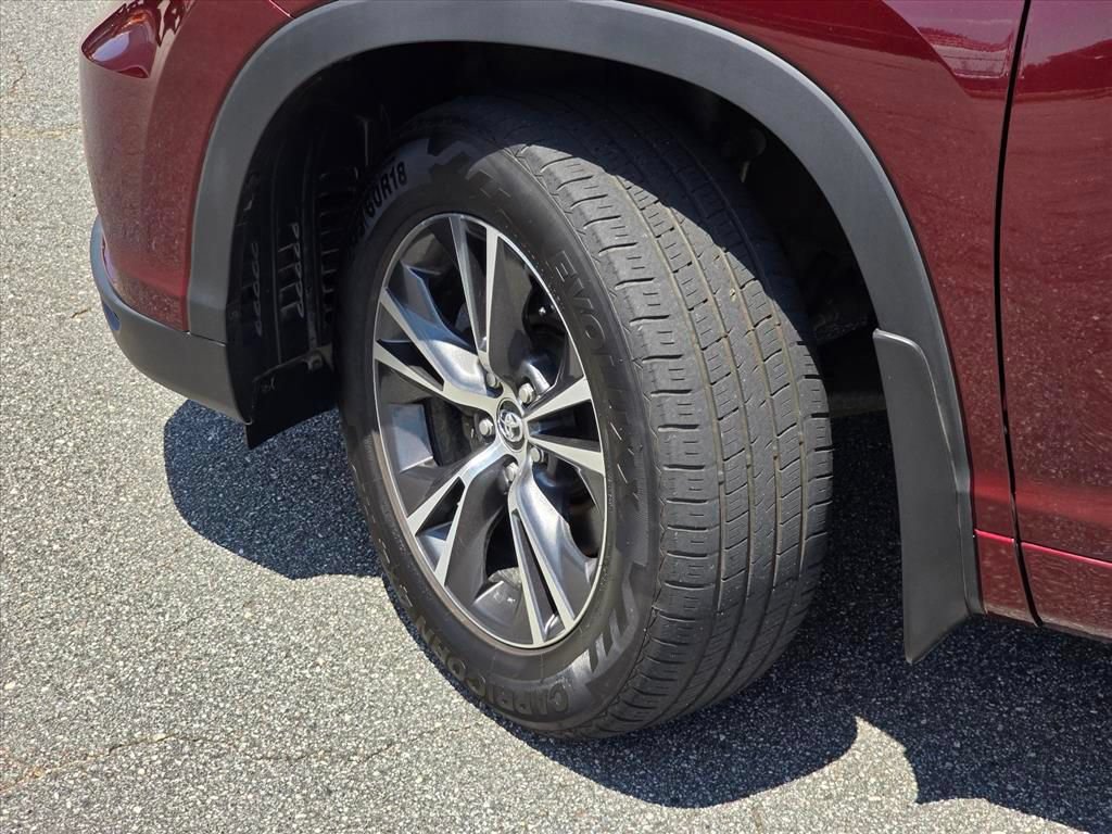Used 2016 Toyota Highlander XLE AWD/4WD image 26