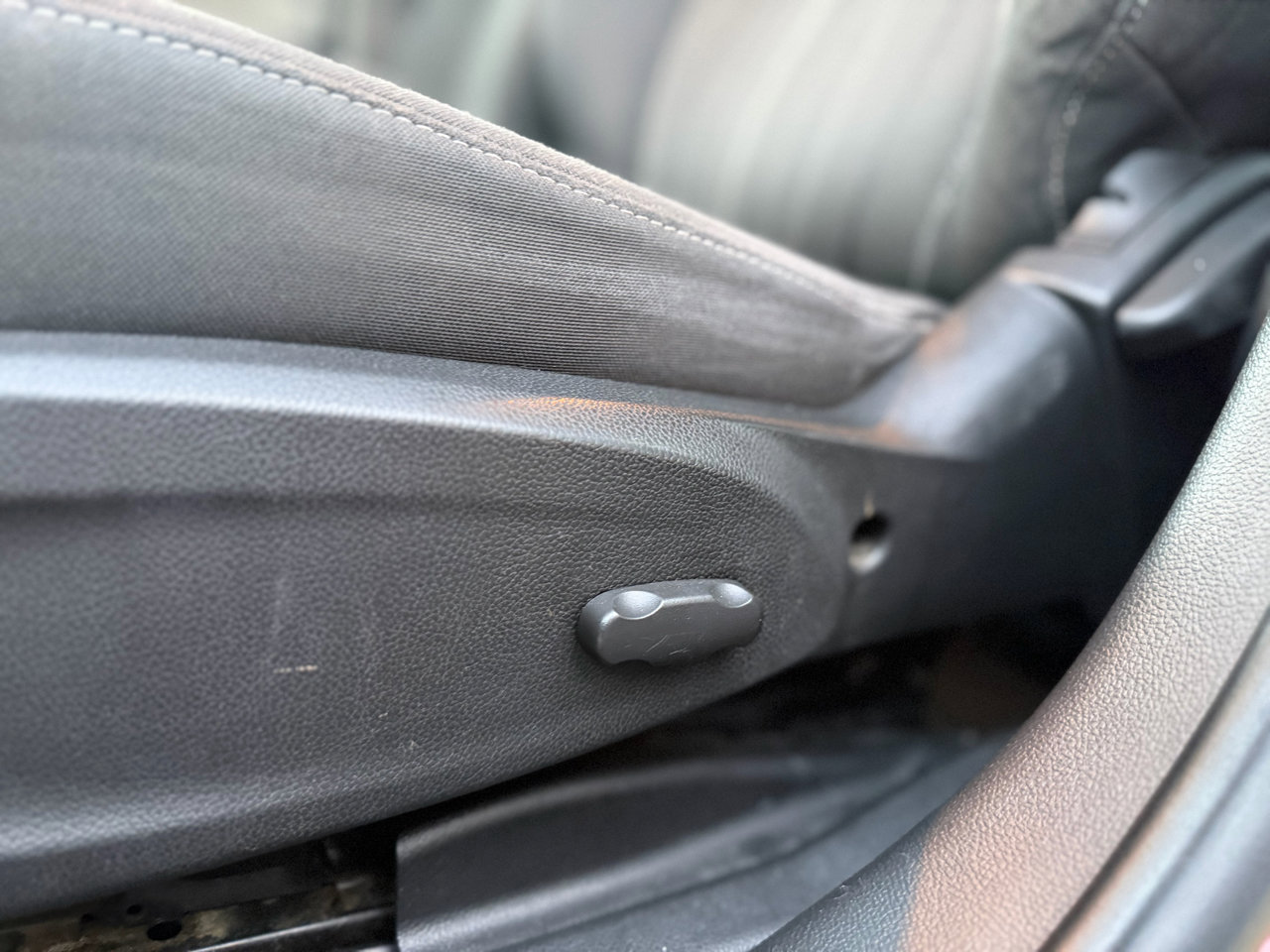 Used 2018 Chevrolet Sonic LT w/ Convenience Package image 20