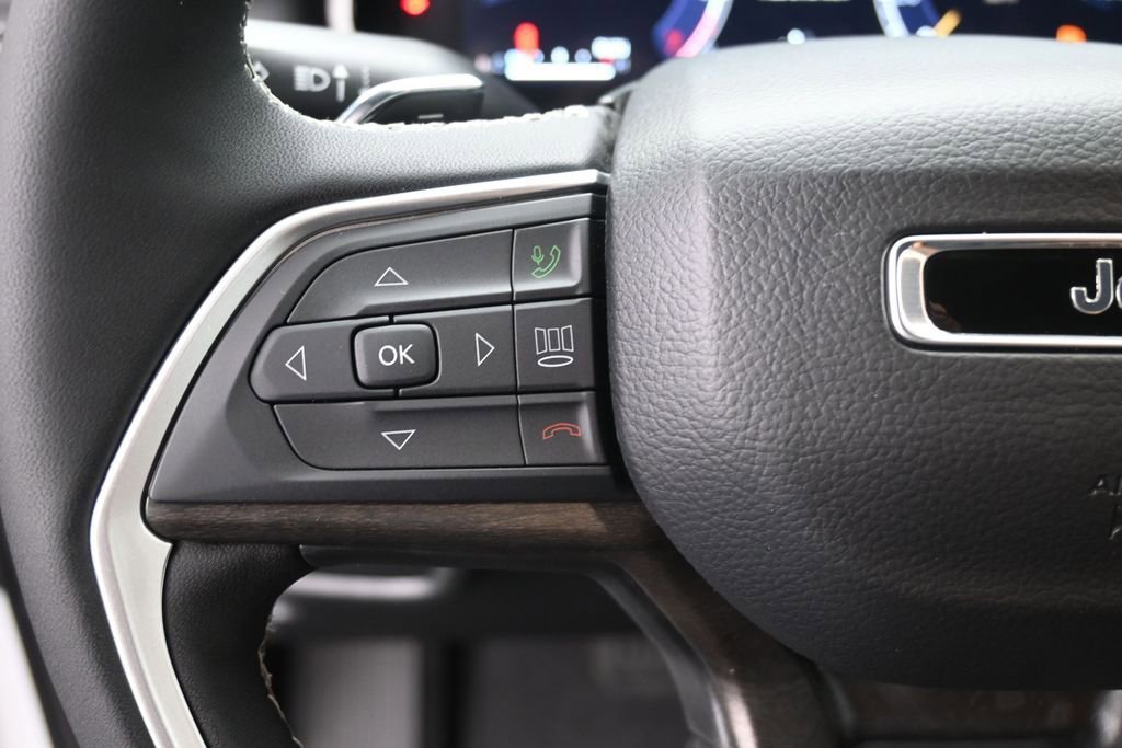 New 2026 Jeep Grand Cherokee Altitude RWD image 21