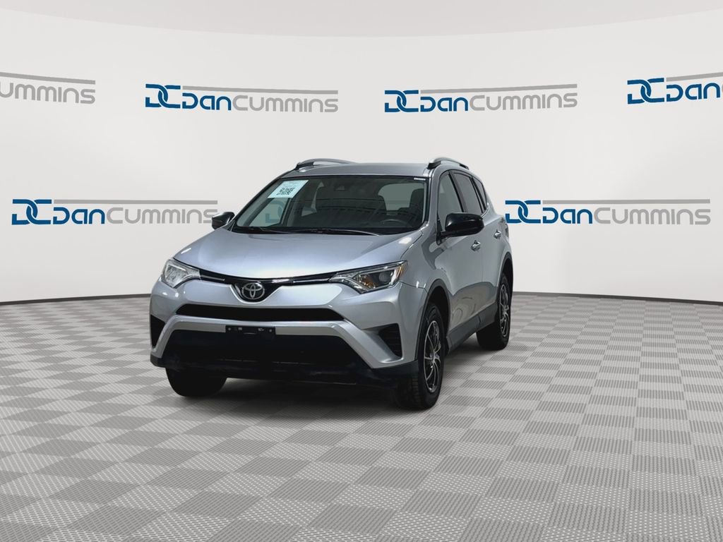 Used 2018 Toyota RAV4 LE image 4