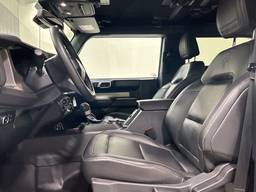 Used 2025 Ford Bronco Badlands image 9