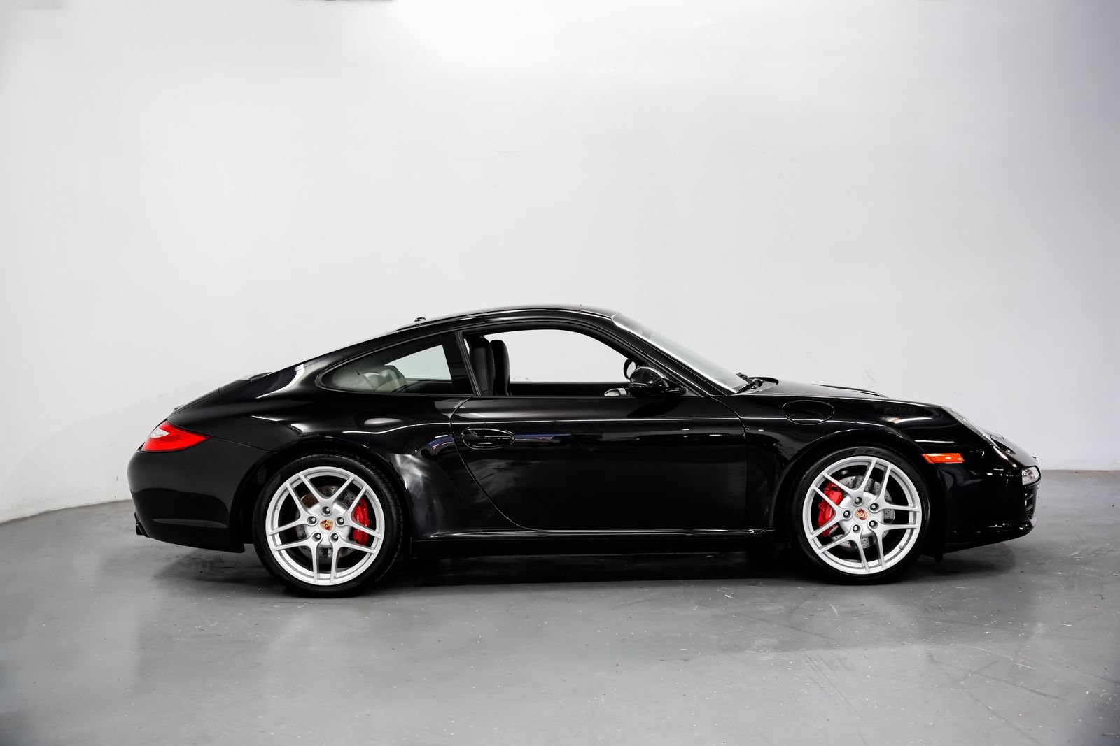 Used 2011 Porsche 911 Carrera S RWD image 2