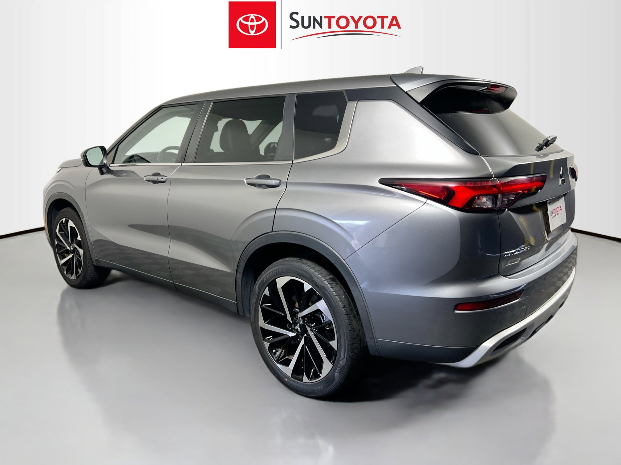 Used 2022 Mitsubishi Outlander SE image 6