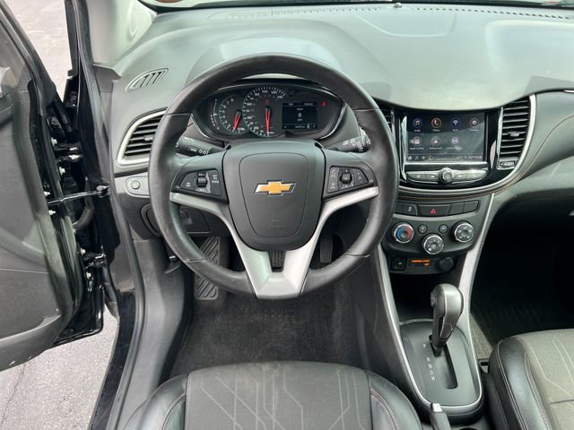 Used 2020 Chevrolet Trax LT w/ LT Convenience Package AWD/4WD image 15