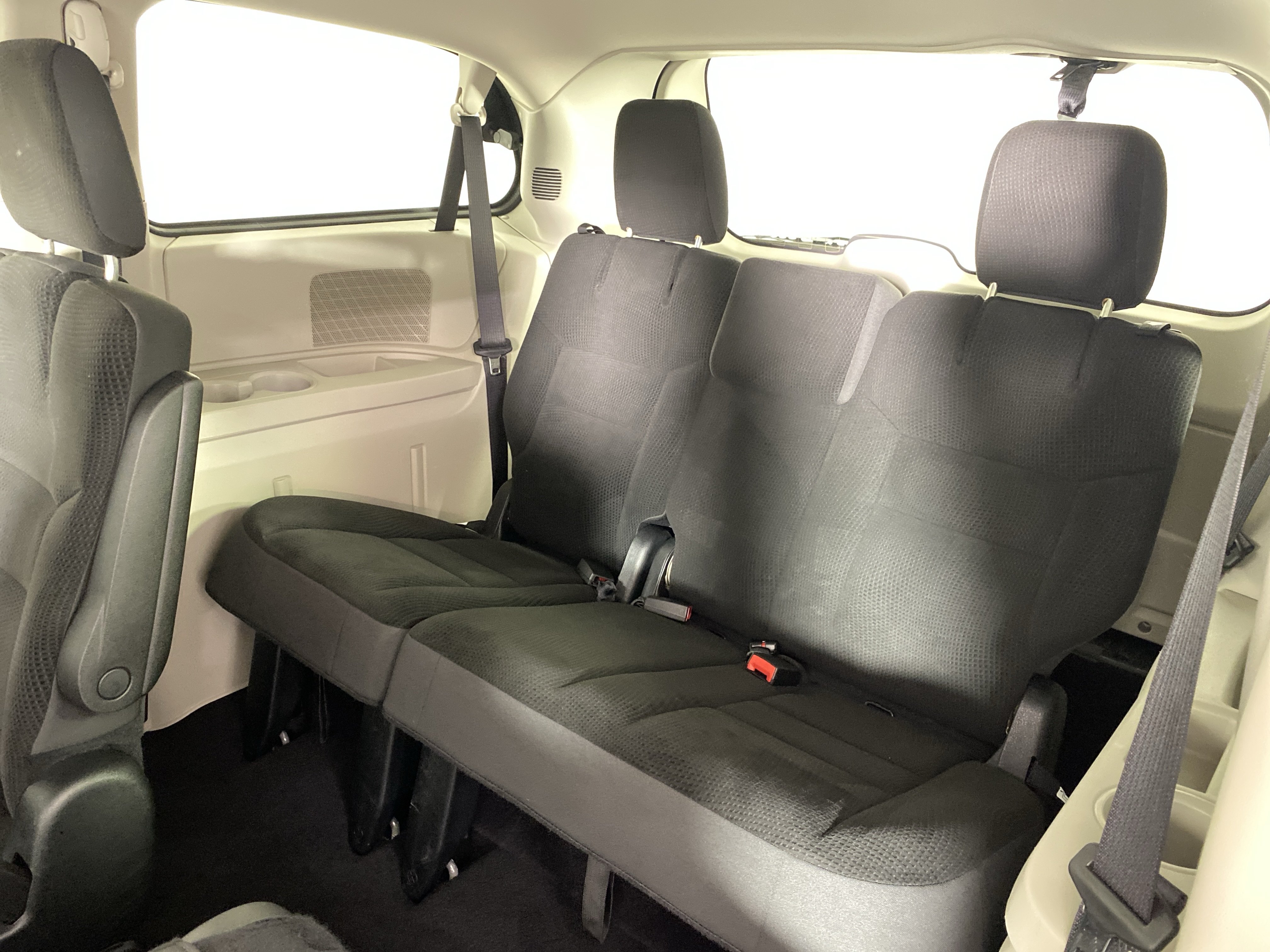 Used 2019 Dodge Grand Caravan SE w/ UConnect Hands-Free Group FWD image 30