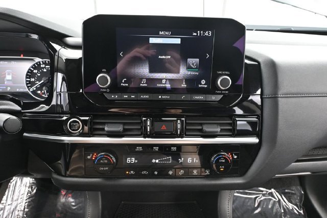Used 2024 Nissan Pathfinder SV FWD image 25