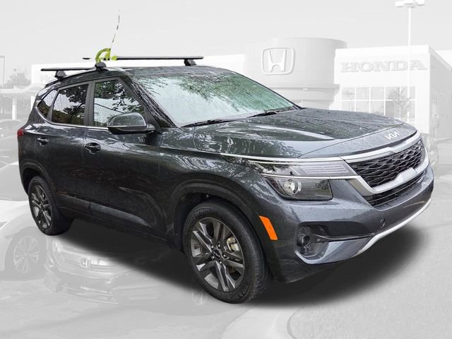 Used 2023 Kia Seltos S w/ Navigation Package FWD image 3