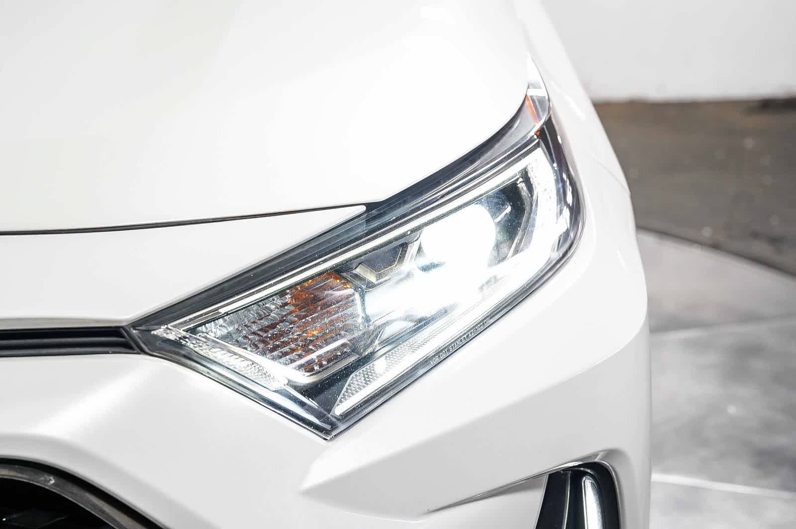 Certified 2021 Toyota RAV4 XSE w/ Weather Package AWD/4WD image 8