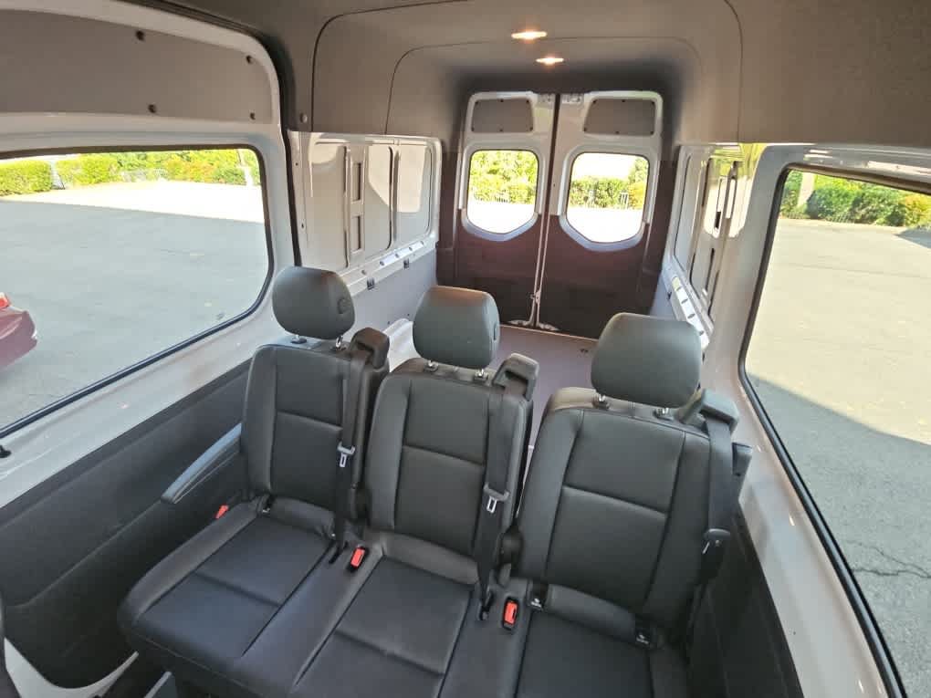 Used 2021 Mercedes-Benz Sprinter 2500 image 11