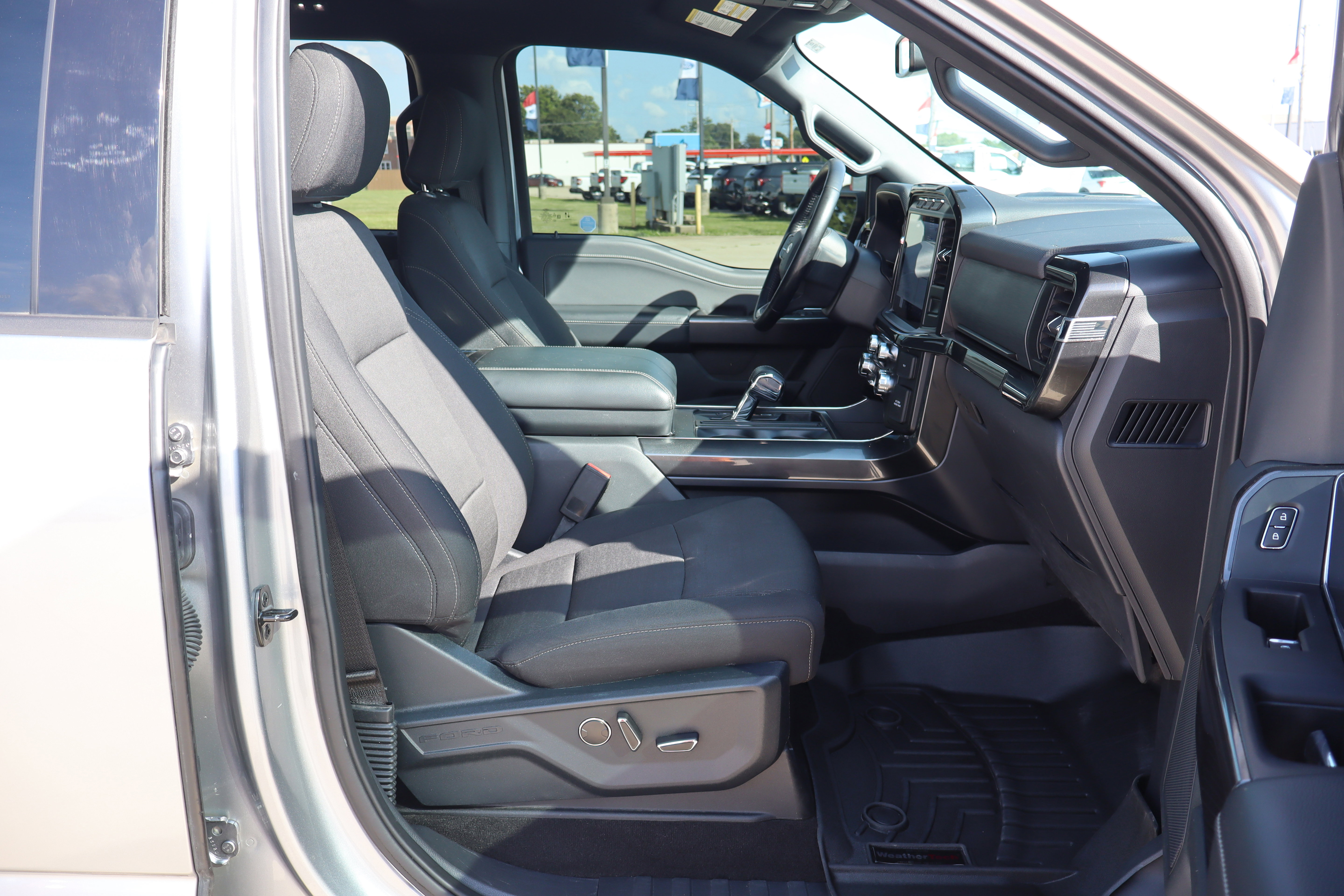 Used 2021 Ford F150 XLT w/ Equipment Group 302A High AWD/4WD image 13