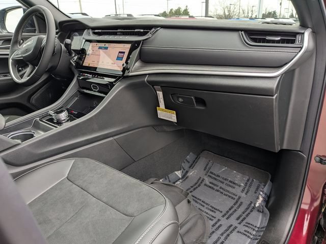 New 2026 Jeep Grand Cherokee Altitude AWD/4WD image 9