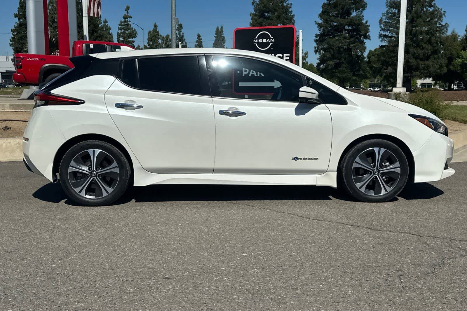 Used 2018 Nissan Leaf SL w/ SL Technology Package image 9