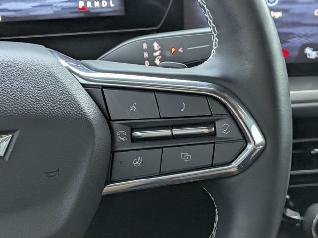 Used 2025 Chevrolet Traverse LT w/ Midnight/Sport Edition FWD image 25