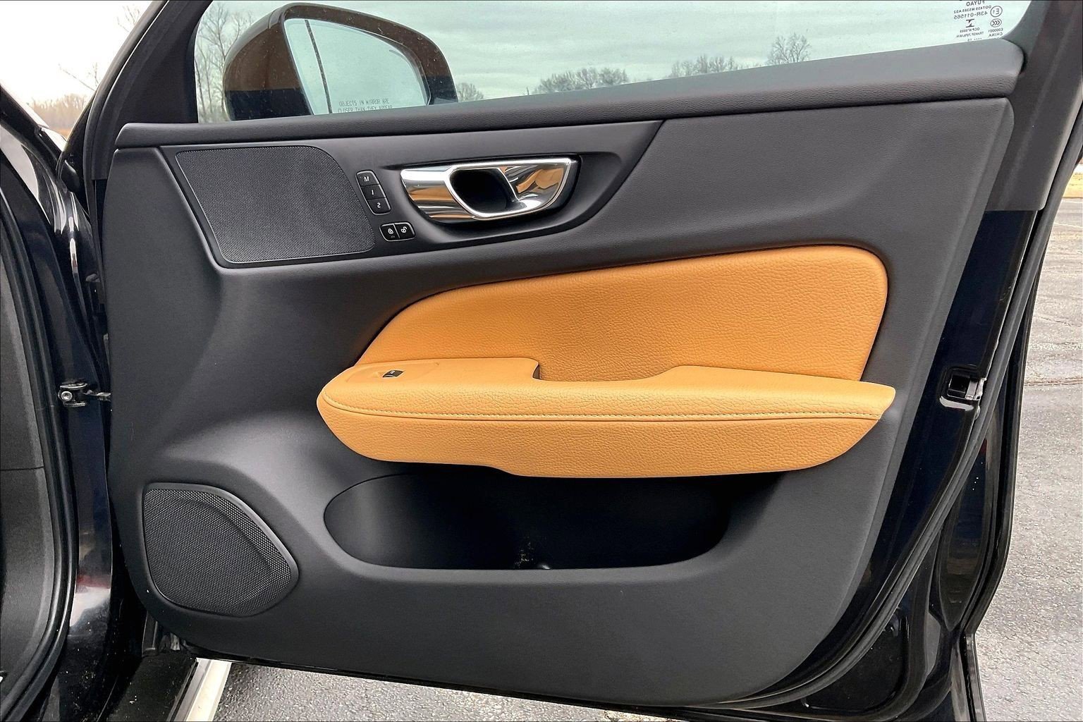 Used 2020 Volvo V60 T5 Cross Country w/ Protection Package Premier image 19