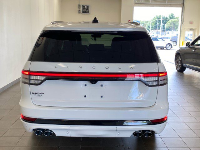New 2025 Lincoln Aviator AWD w/ Jet Appearance Package image 6