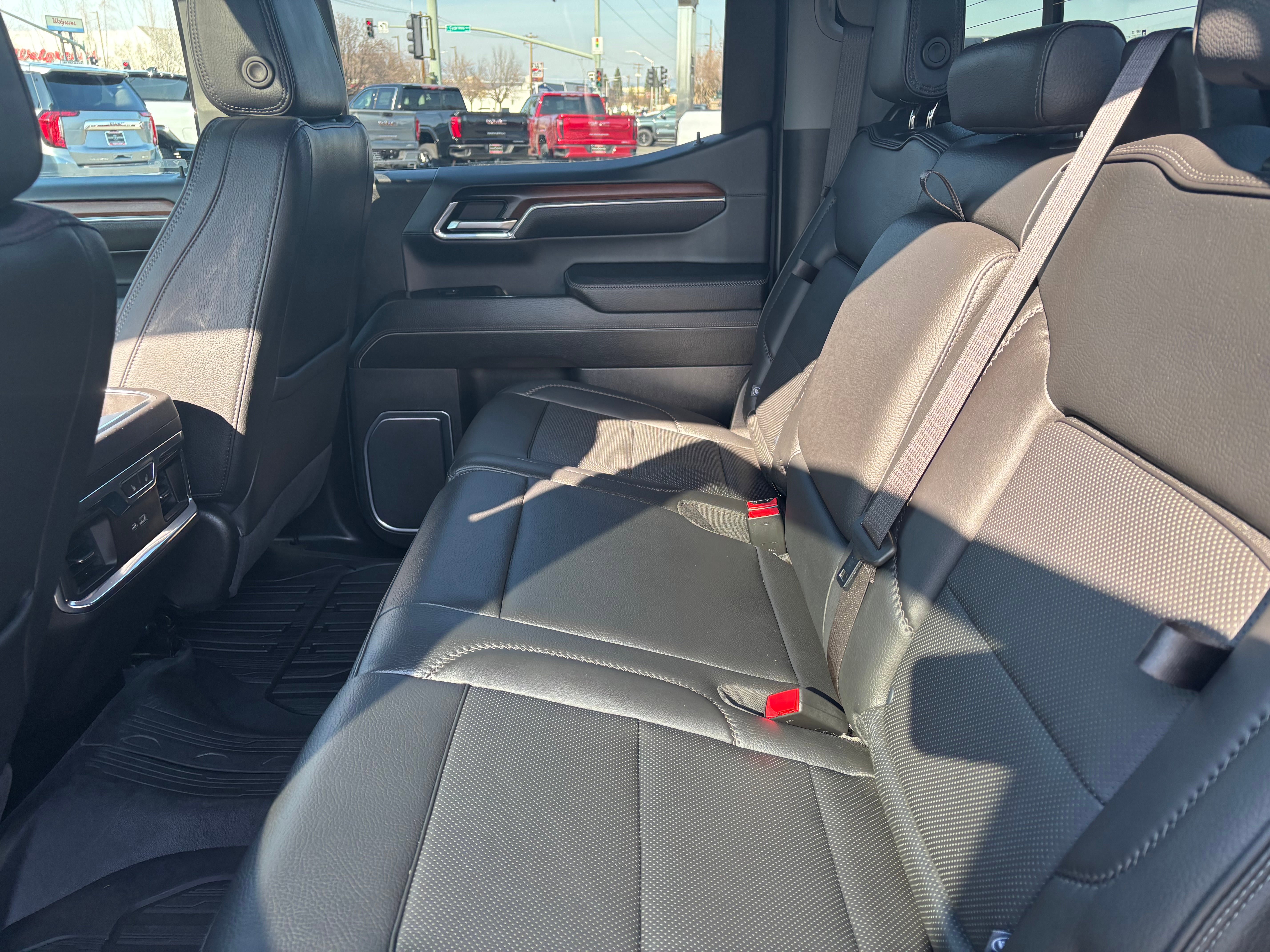 Used 2024 GMC Sierra 1500 Denali image 18