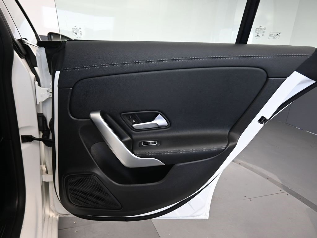 Used 2020 Mercedes-Benz CLA 250 4MATIC image 39