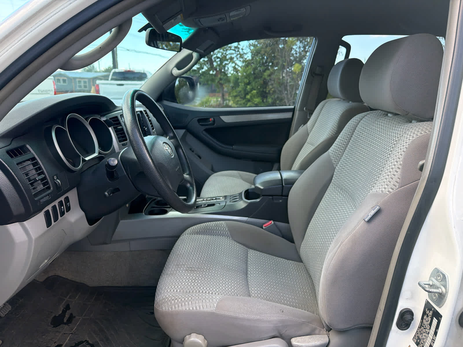 Used 2009 Toyota 4Runner SR5 RWD image 9