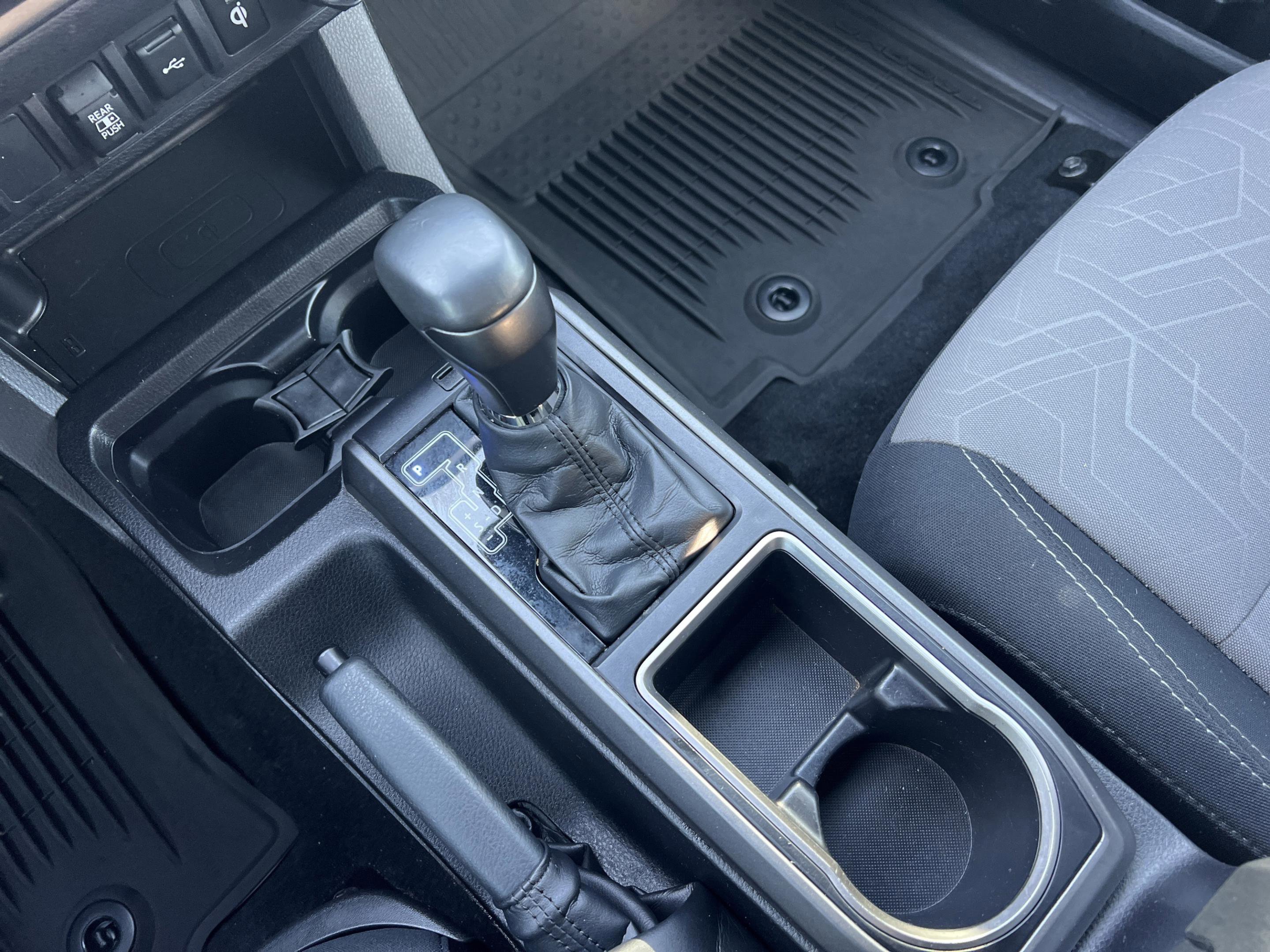 Used 2022 Toyota Tacoma SR image 14