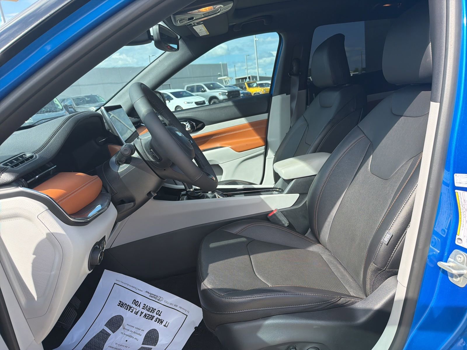 Used 2023 Jeep Compass Limited w/ Elite Group image 9