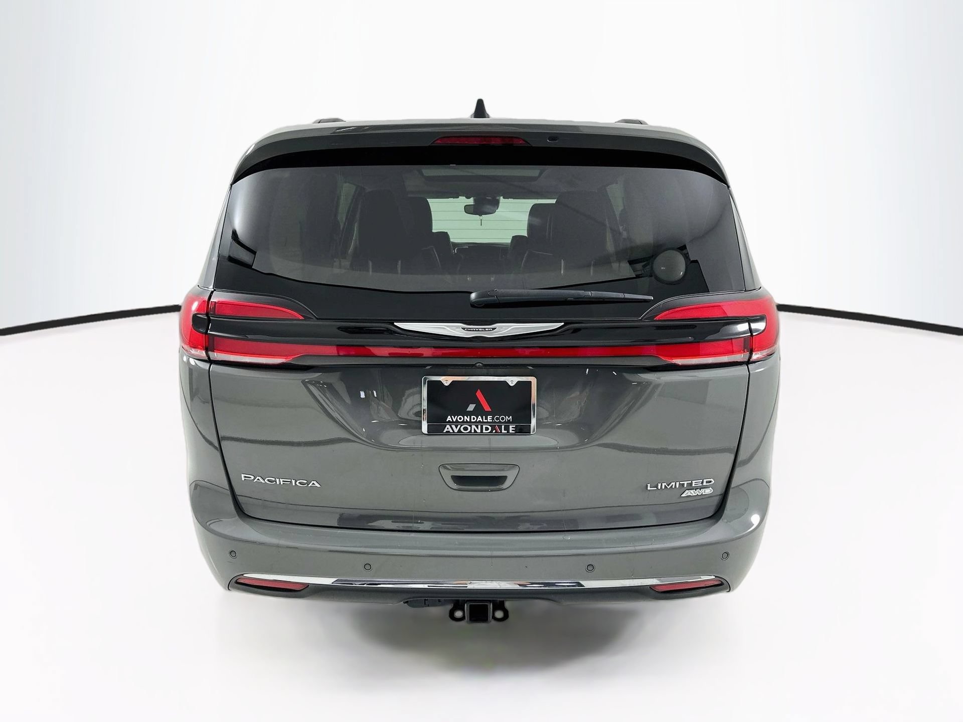 Used 2023 Chrysler Pacifica Limited w/ Uconnect Theater Family Group AWD/4WD image 7