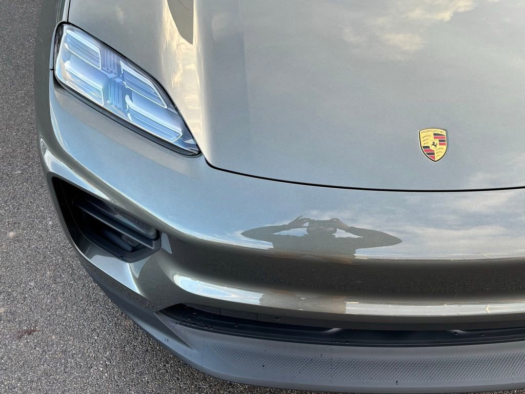 New 2025 Porsche Macan 4 Electric image 21