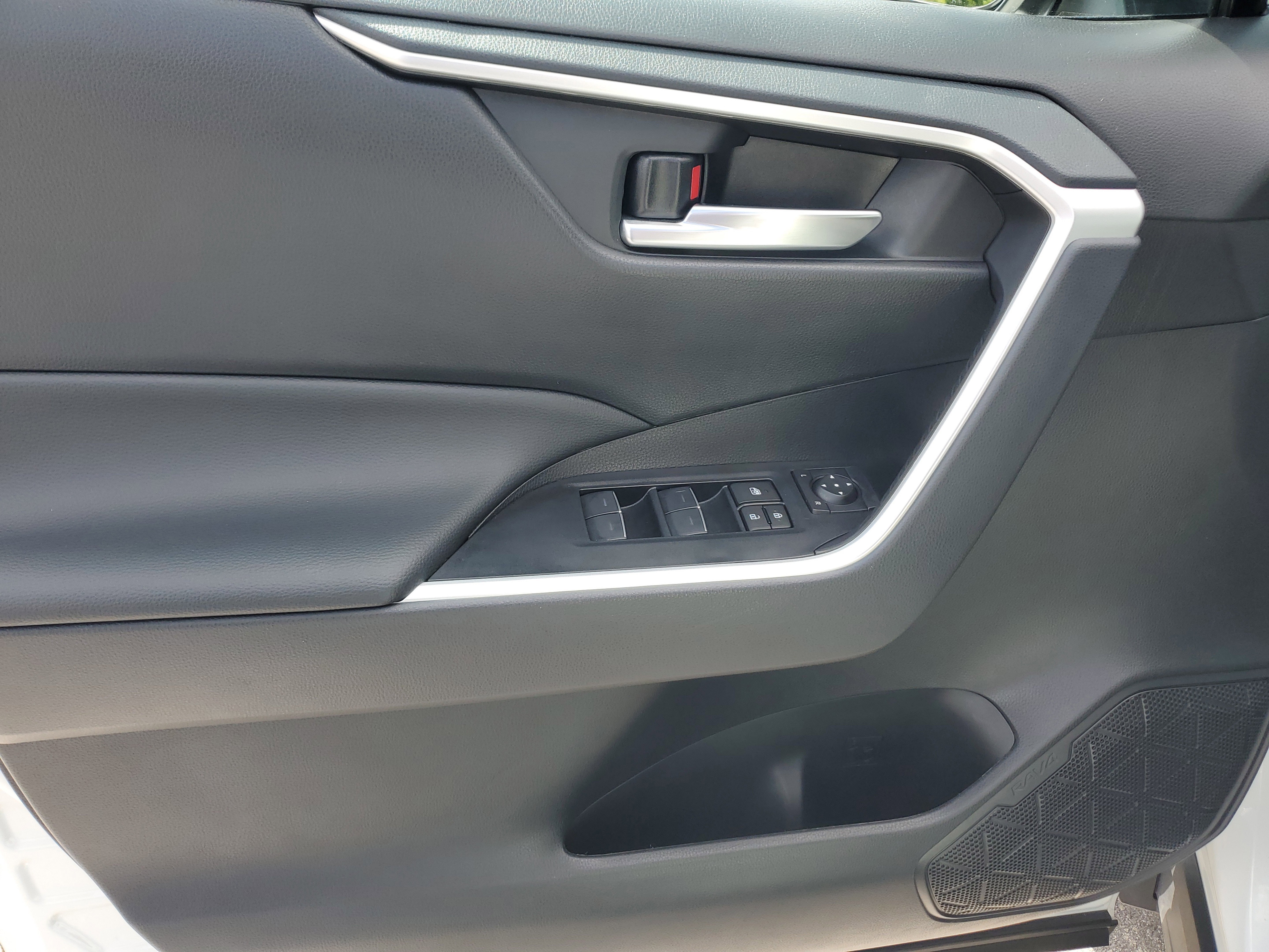 Used 2024 Toyota RAV4 XLE image 26