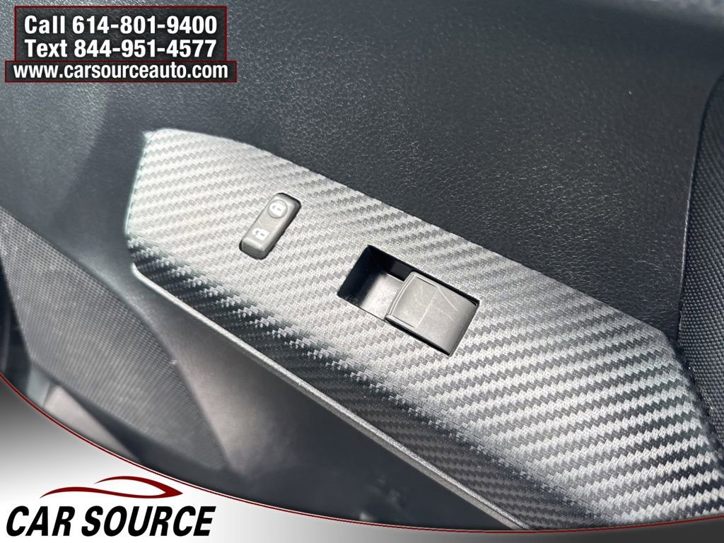 Used 2015 Toyota RAV4 LE image 28