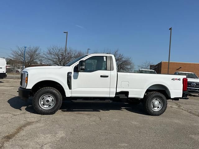 New 2025 Ford F250 XL w/ XL Off-Road Package image 3
