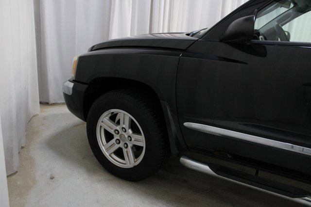 Used 2007 Dodge Dakota Laramie w/ Sun & Wheel Value Group image 8