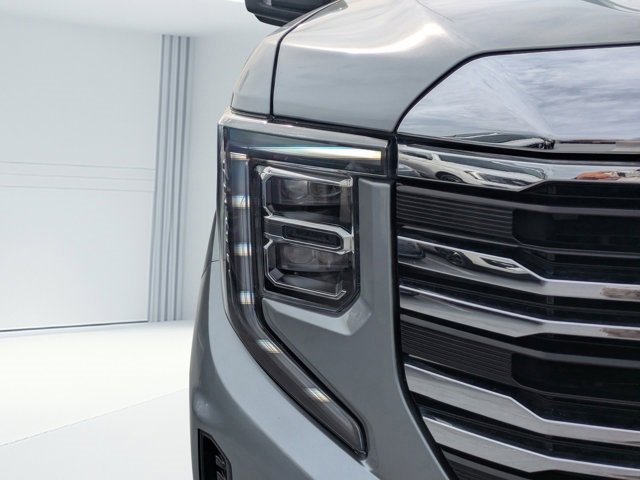 Used 2025 GMC Sierra 1500 SLT image 8