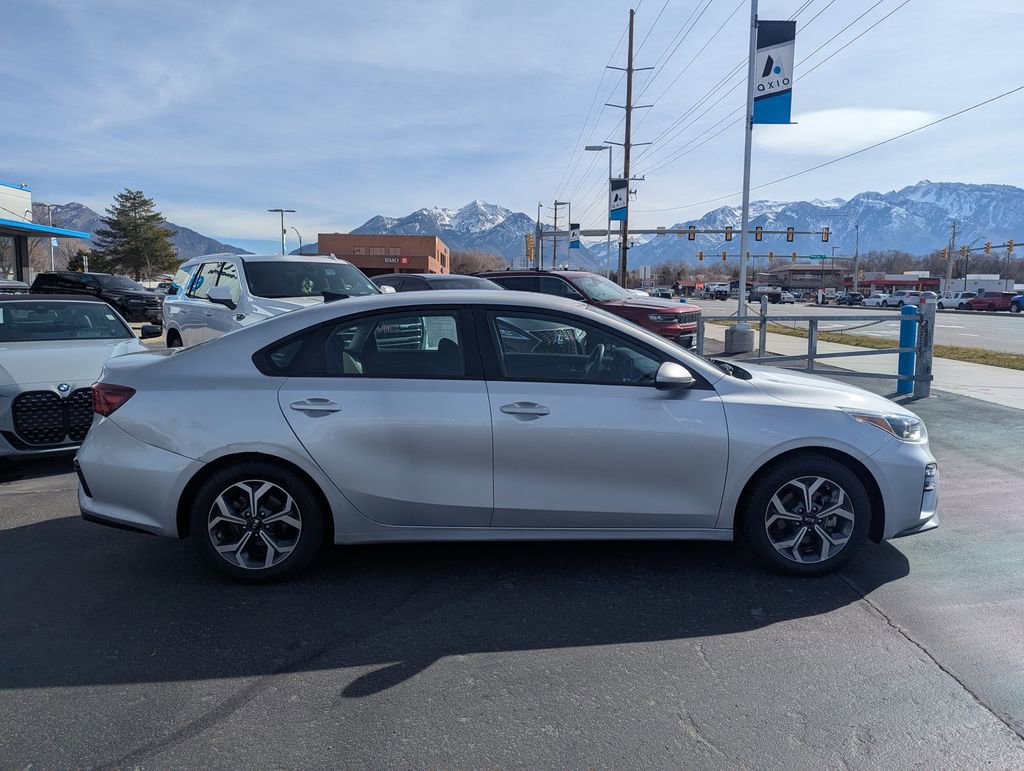 Used 2021 Kia Forte LXS FWD image 2