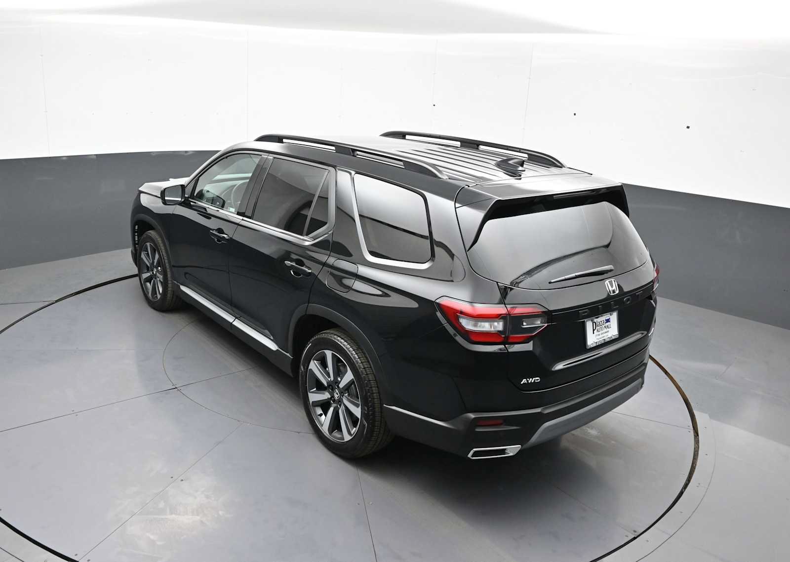 Certified 2025 Honda Pilot Touring image 43