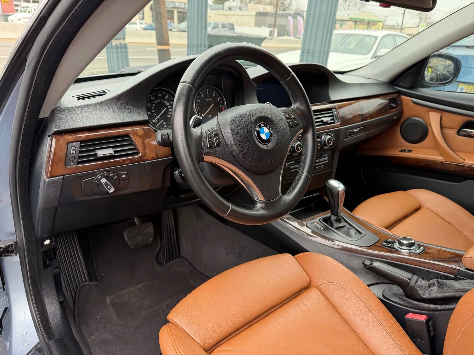 Used 2011 BMW 335i Coupe image 14