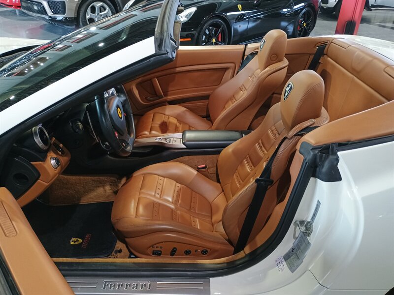 Used 2011 Ferrari California RWD image 12