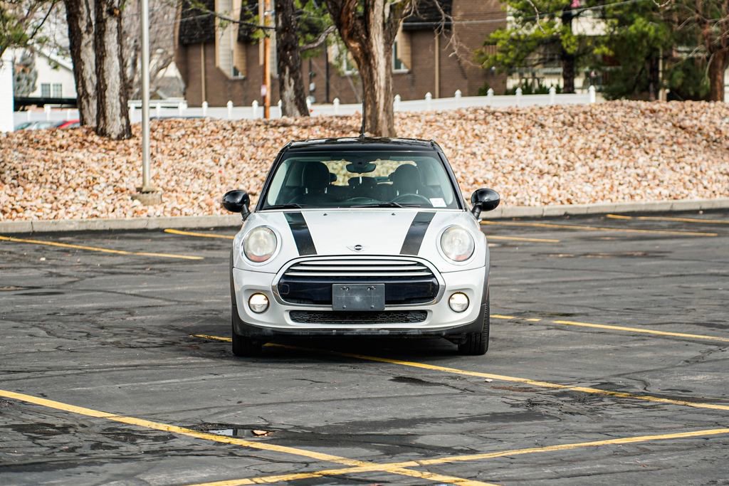 Used 2016 MINI Cooper 4-Door Hardtop image 2
