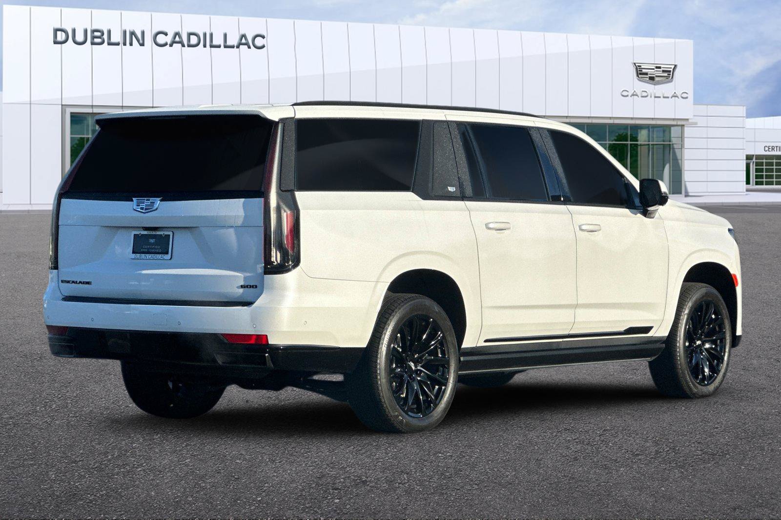 Certified 2023 Cadillac Escalade ESV Sport w/ LPO, ONYX Package AWD/4WD image 4