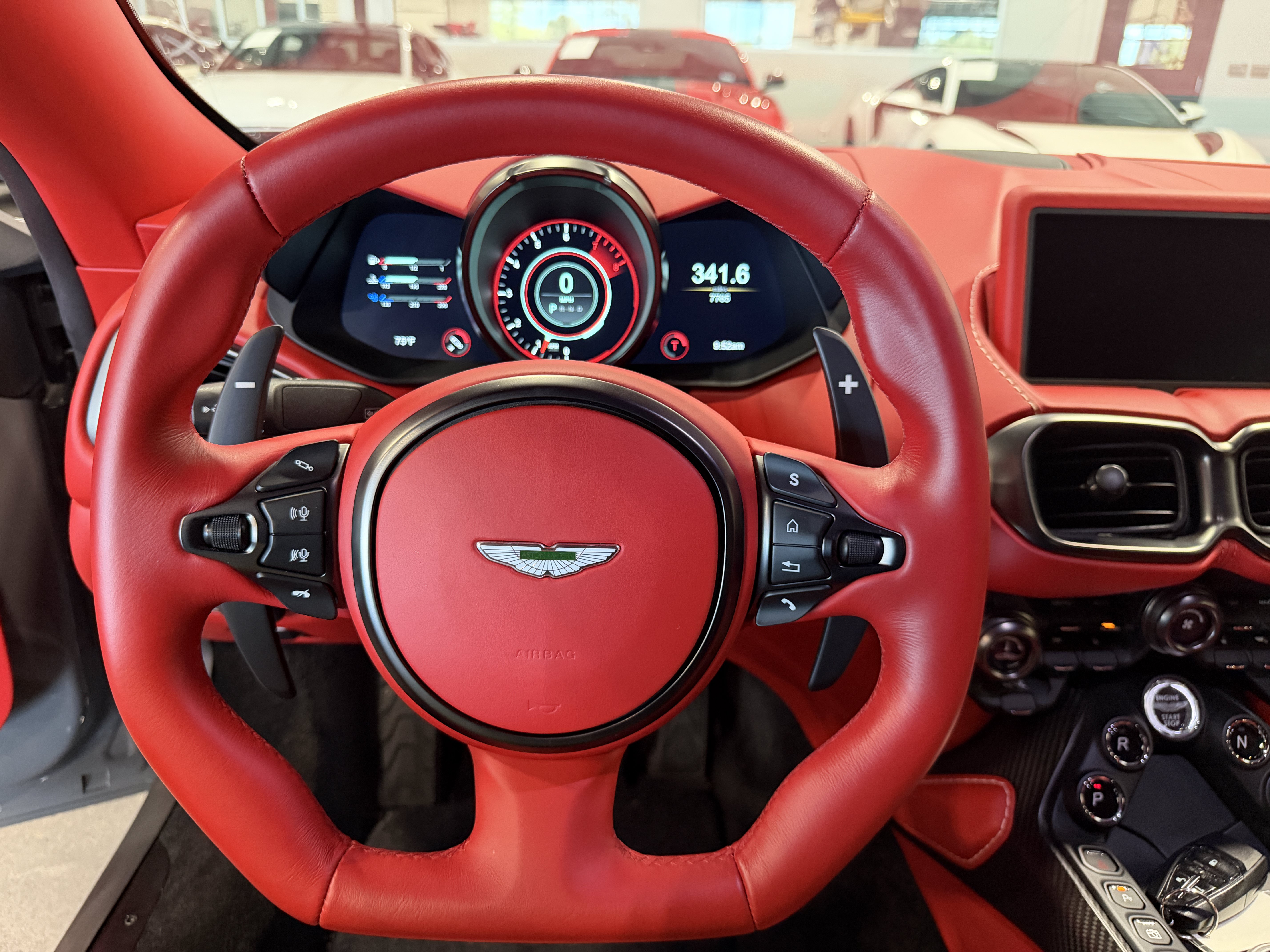 Used 2019 Aston Martin V8 Vantage Coupe RWD image 12