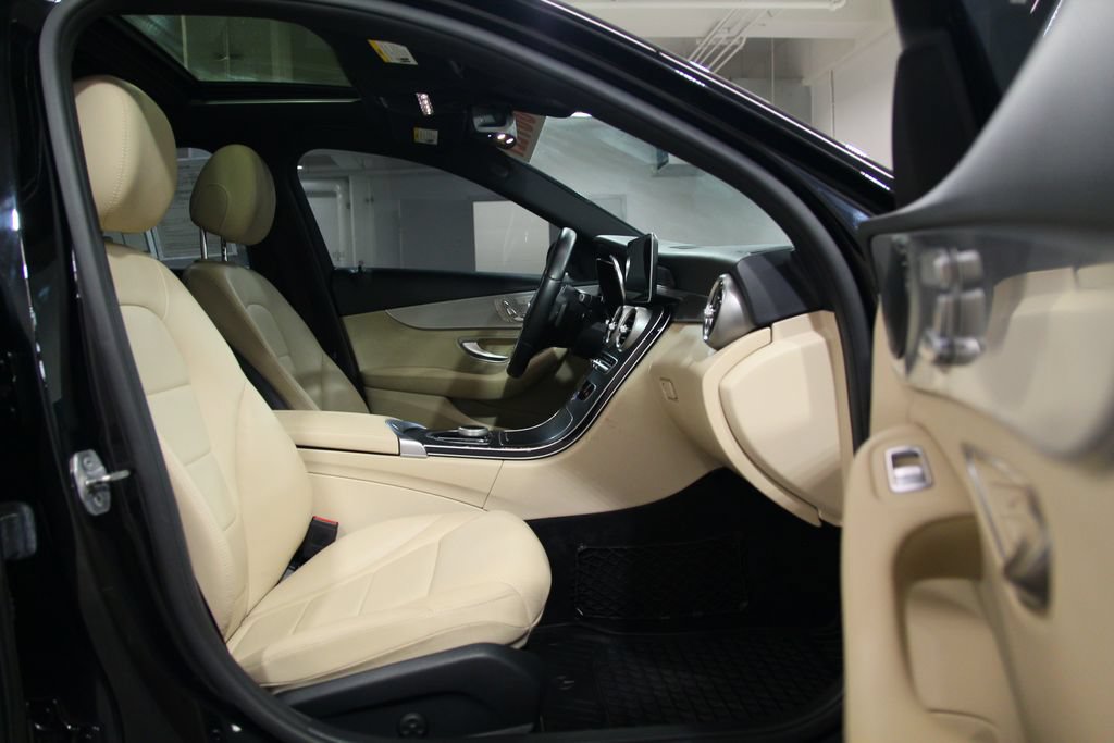 Certified 2019 Mercedes-Benz C 300 4MATIC Sedan image 20