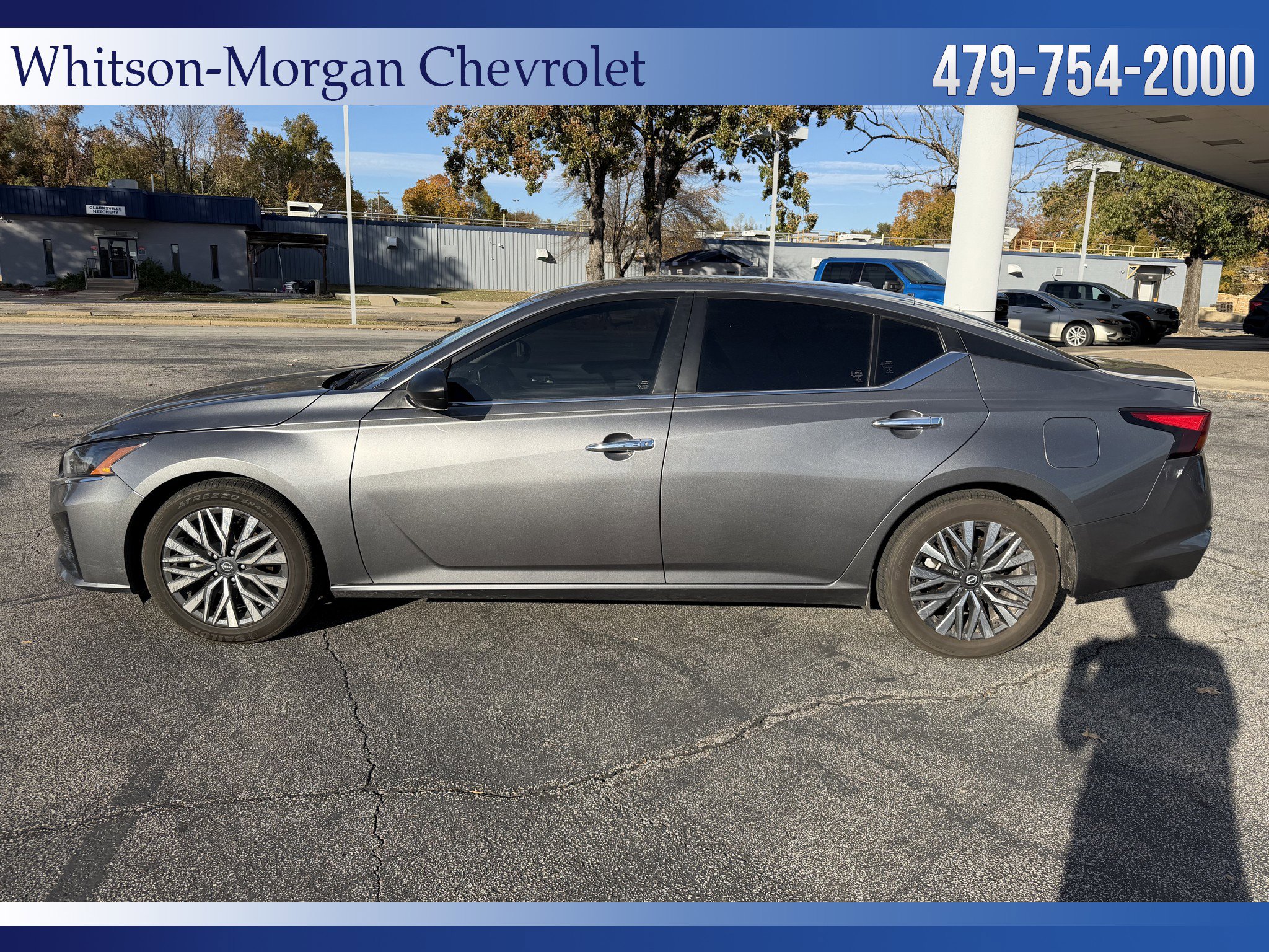 Used 2024 Nissan Altima 2.5 SV image 2